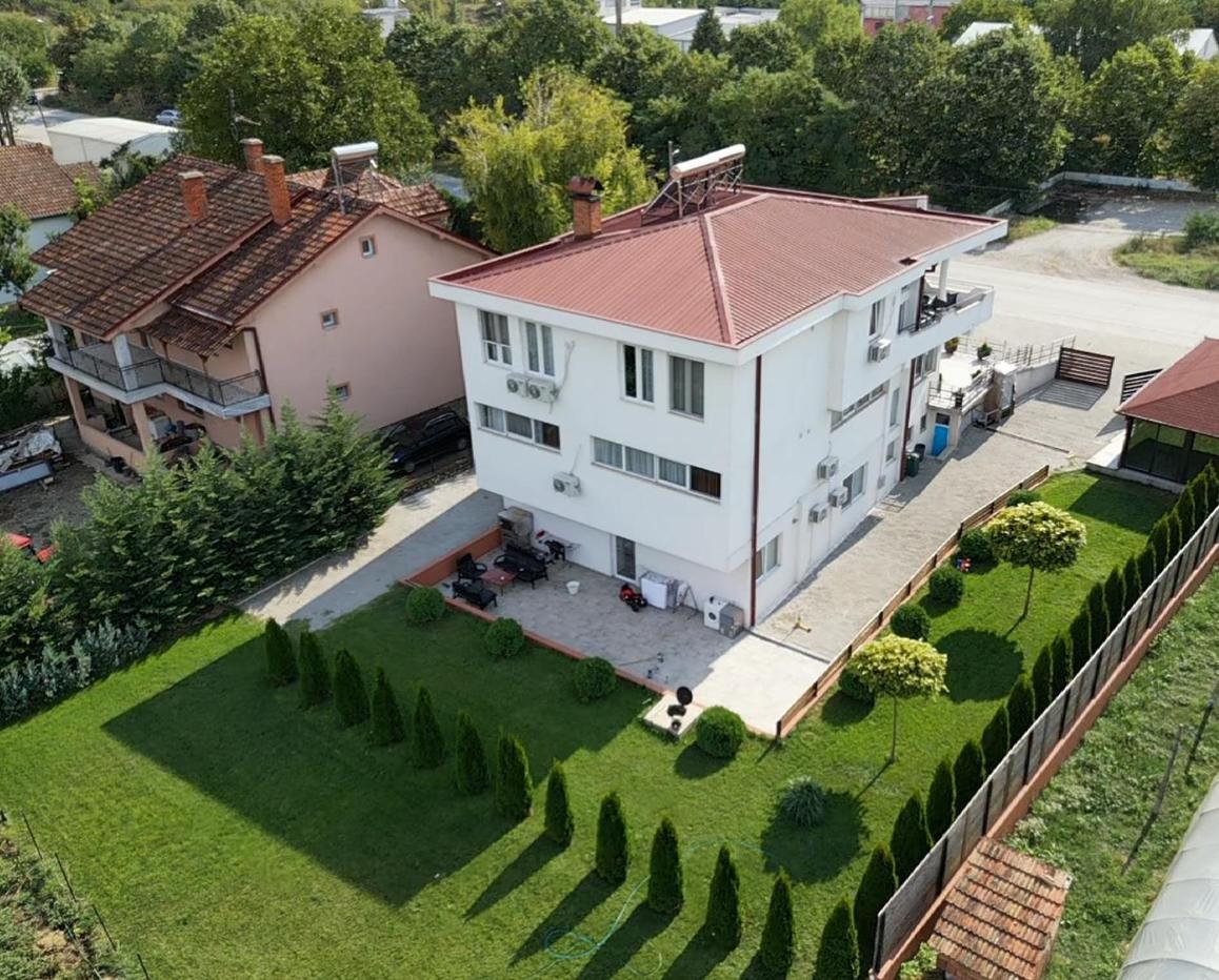 Villa Family Kumanovo Eksteriør billede
